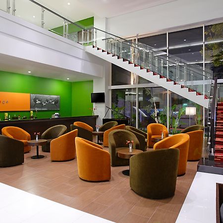 Hotel Santika Palu Luaran gambar