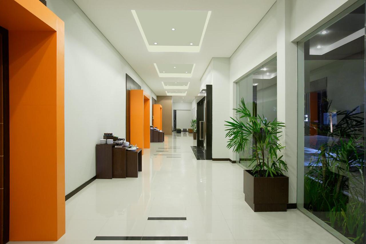 Hotel Santika Palu Luaran gambar