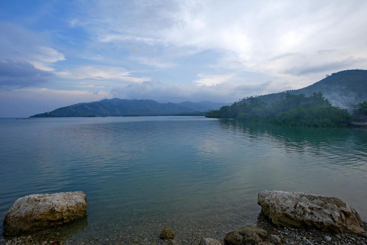 Hotel Santika Palu Luaran gambar