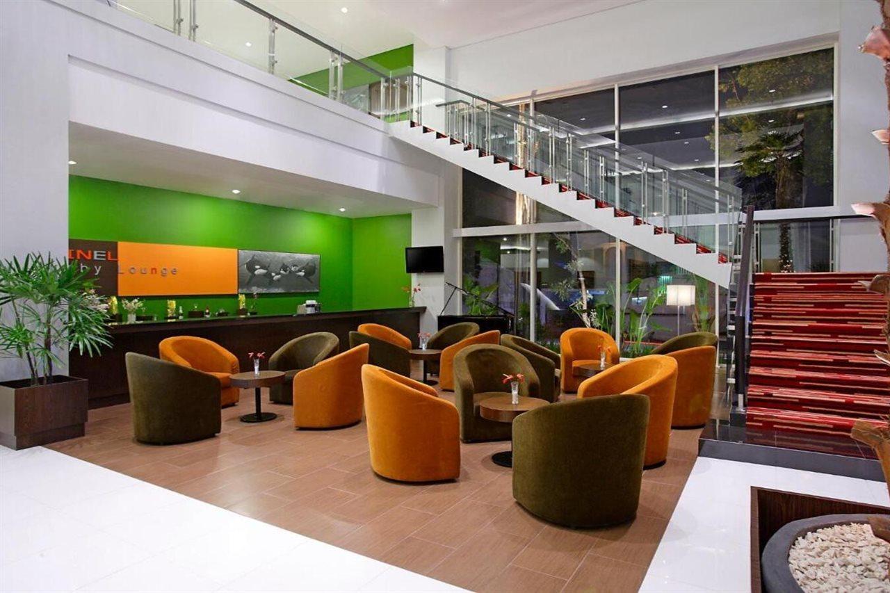 Hotel Santika Palu Luaran gambar