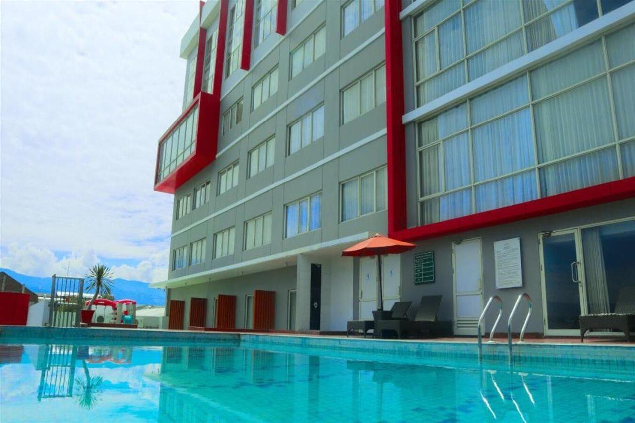 Hotel Santika Palu Luaran gambar