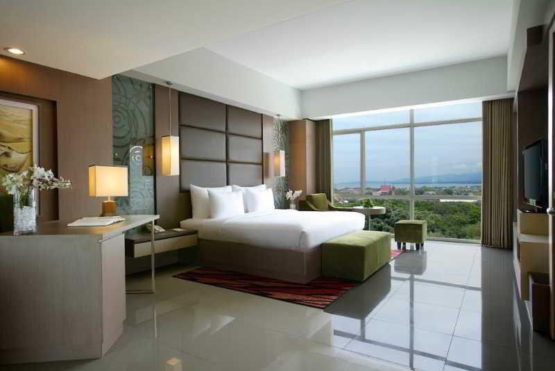 Hotel Santika Palu Luaran gambar