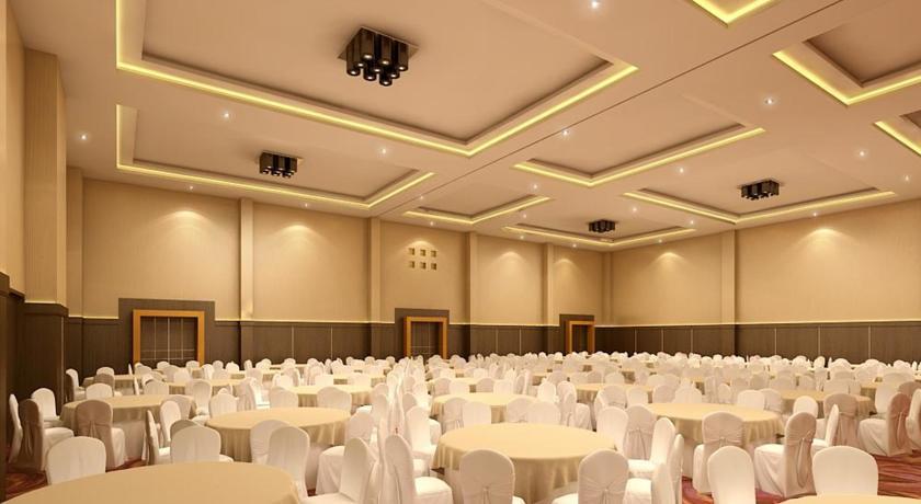 Hotel Santika Palu Luaran gambar