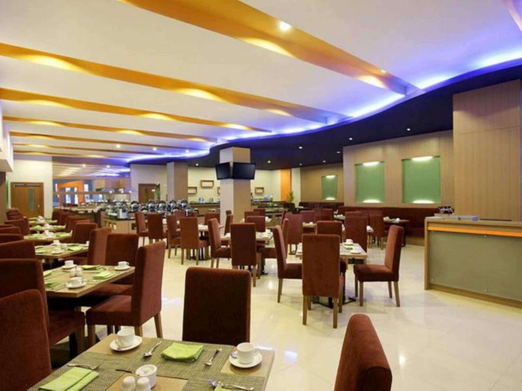 Hotel Santika Palu Luaran gambar