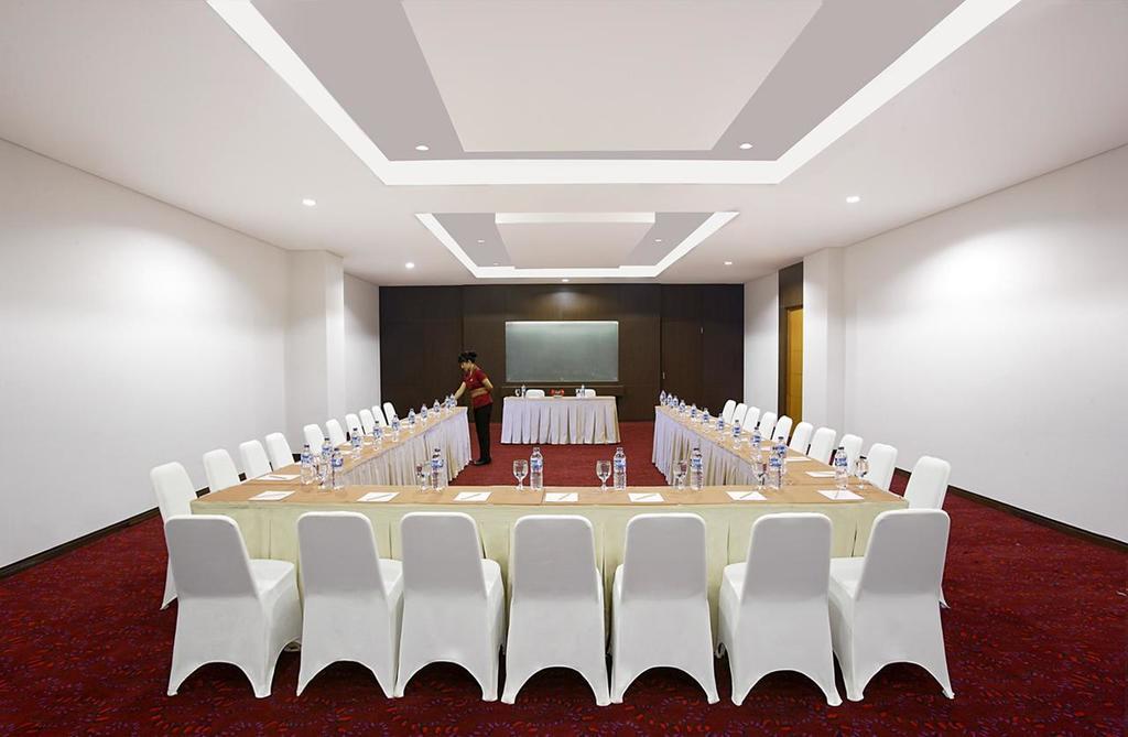 Hotel Santika Palu Luaran gambar