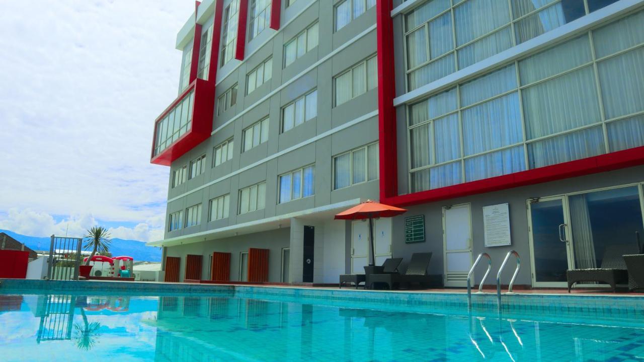 Hotel Santika Palu Luaran gambar