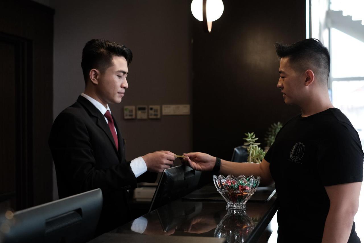 Hotel Santika Palu Luaran gambar